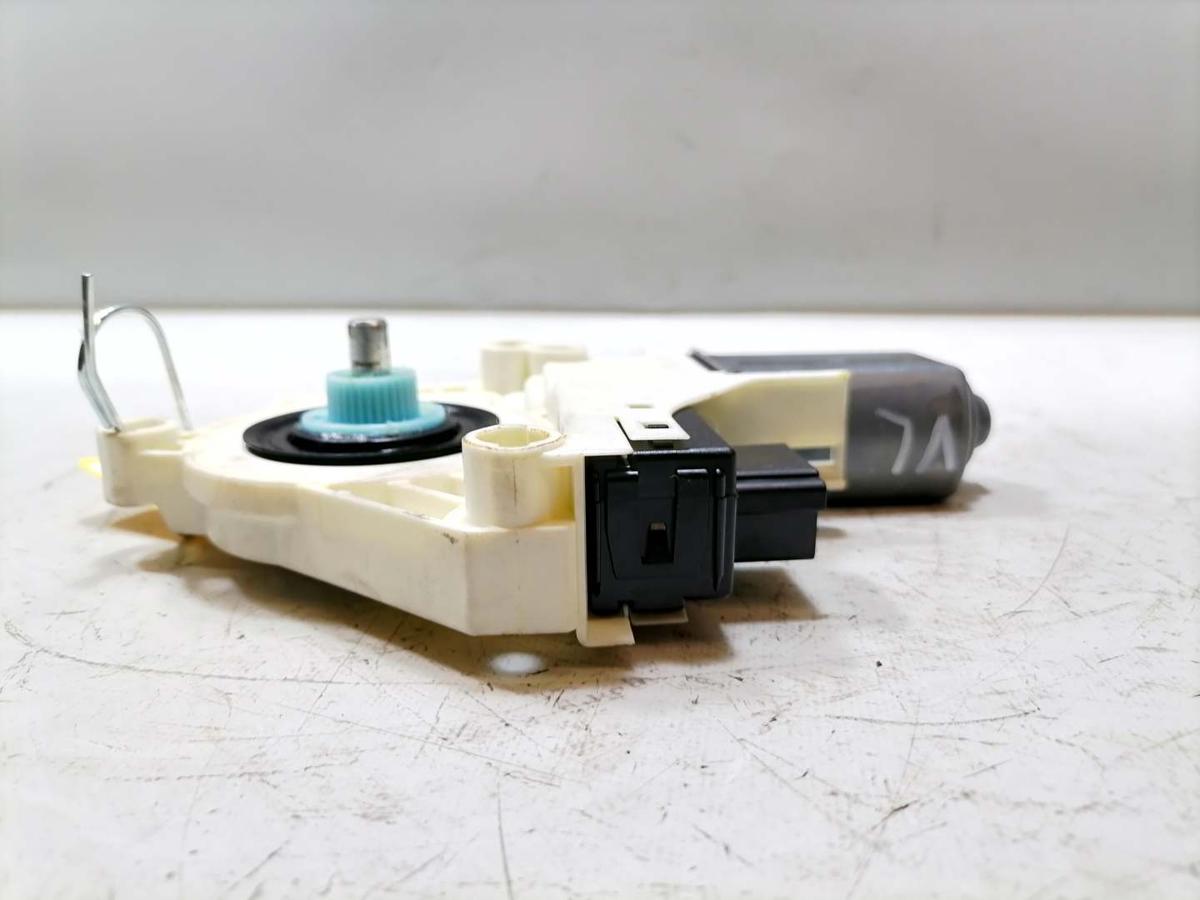 Audi A4 8K B8original Fensterhebermotor vorn links Bj.2010